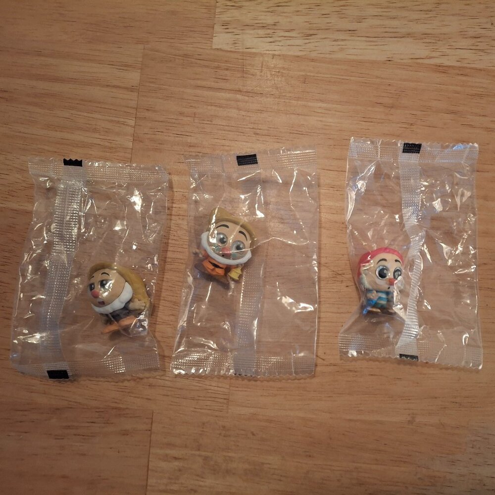 Disney Doorables Lot of 4 Snow White Figures - Sealed